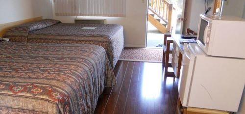 Lazy Bear Lodge แครนบรูค ภายนอก รูปภาพ